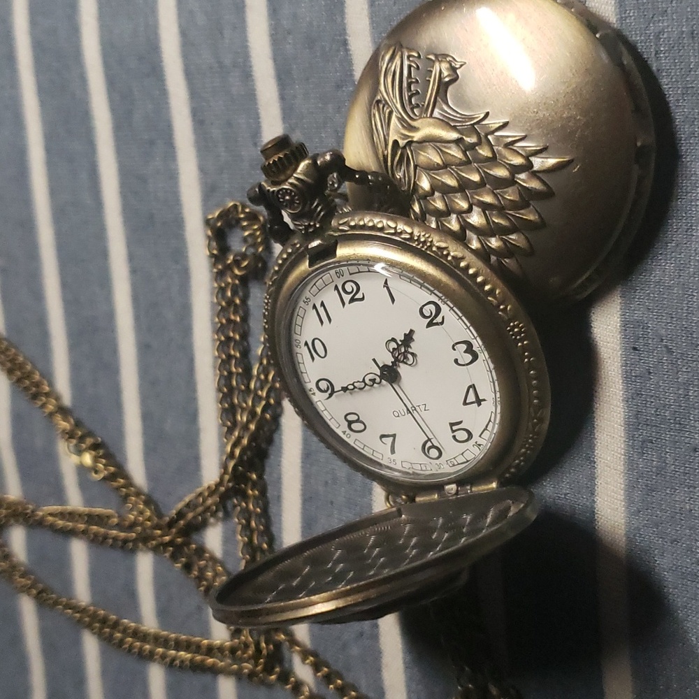 2 count/WOLF - Picture 2 of 3